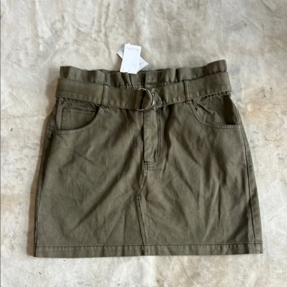 NWT Buckle Others Follow Skirt Size Medium - Picture 1 of 4